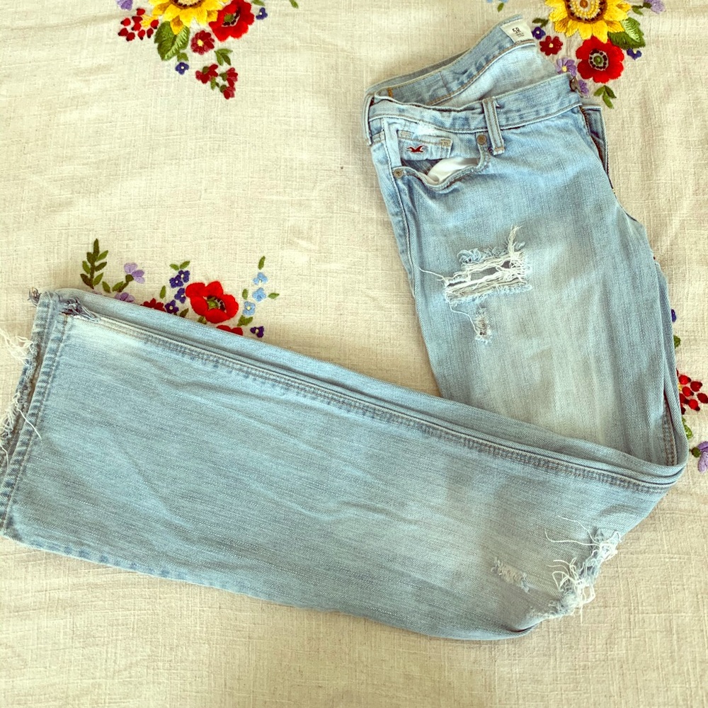 I’m selling Hollister pants